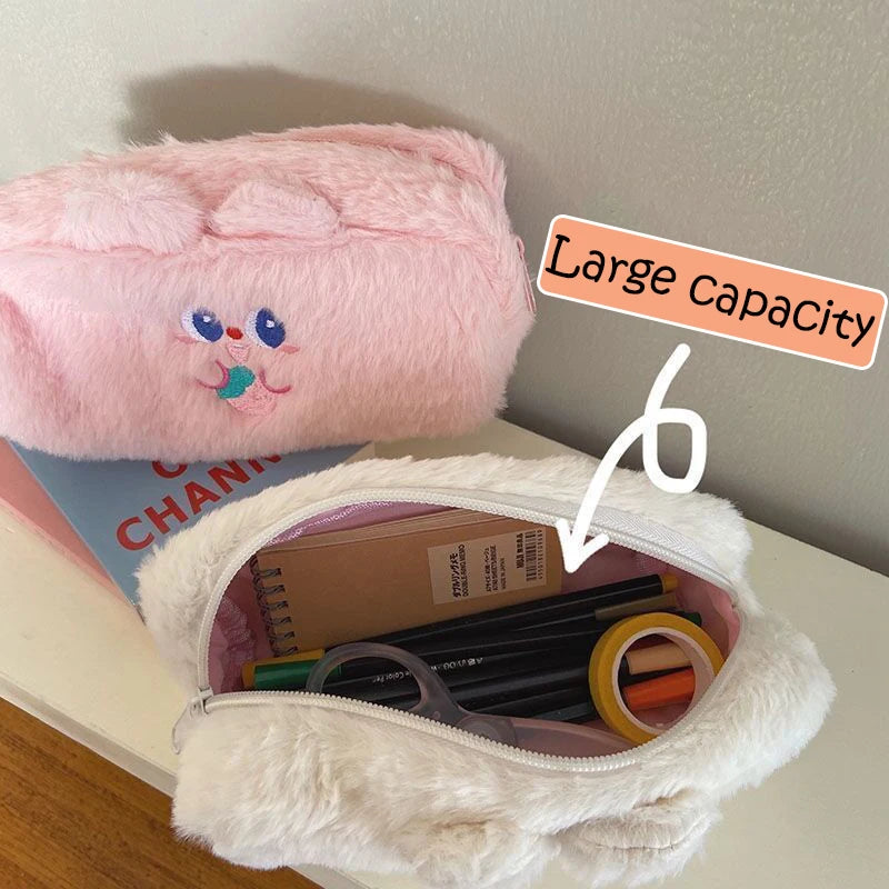 Niedliche Bleistifttasche aus Plüsch mit großem Fassungsvermögen